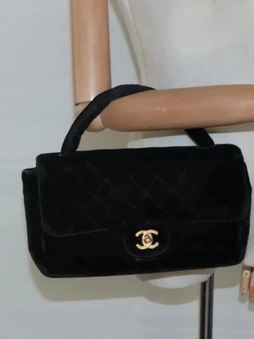 CHANEL Matelasse Hand Bag Velor Black Gold CC Auth MX239